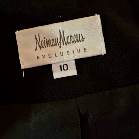 Neiman Marcus Exclusive Black Blazer Button Front Size 10 Like New - Picture 4 of 5